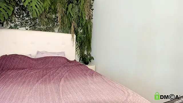 Snapshot of ElizaNik_ chatting on September 2025 04:45:01 PM ElizaNik online show from September 2025 04:45:01 PM