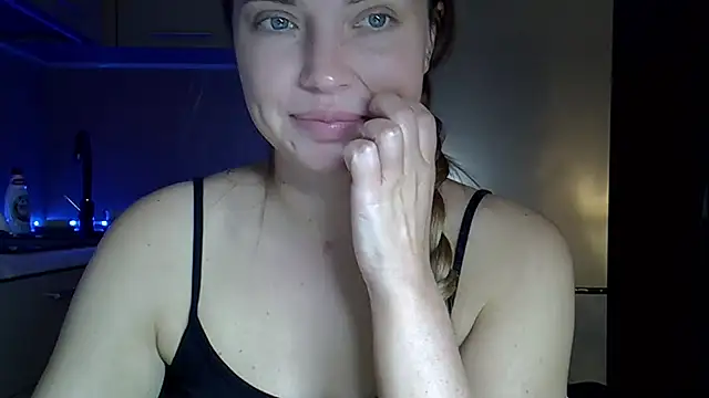 Lucky Anna online show from March 2026 07:03:02 PM