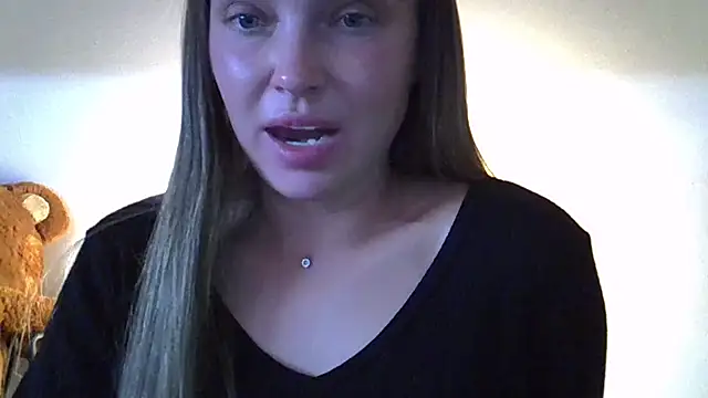 Snapshot of Lucky_Anna chatting on September 2025 09:48:01 PM Lucky Anna online show from September 2025 09:48:01 PM