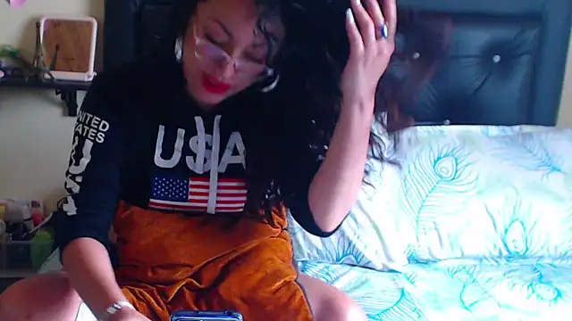 Lunavega1 online show from January 2026 05:20:01 PM