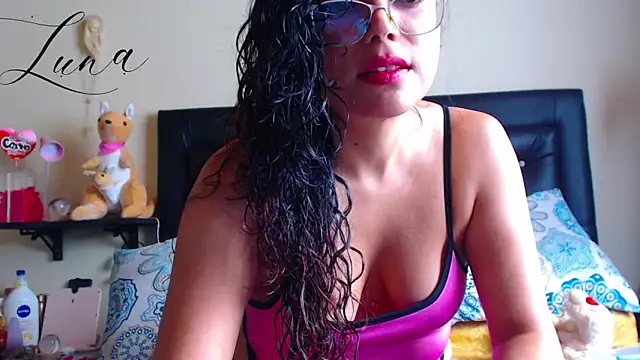 Snapshot of Lunavega1 chatting on June 2026 04:56:02 PM Lunavega1 online show from June 2026 04:56:02 PM