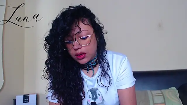 Lunavega1 online show from February 2026 05:35:01 PM