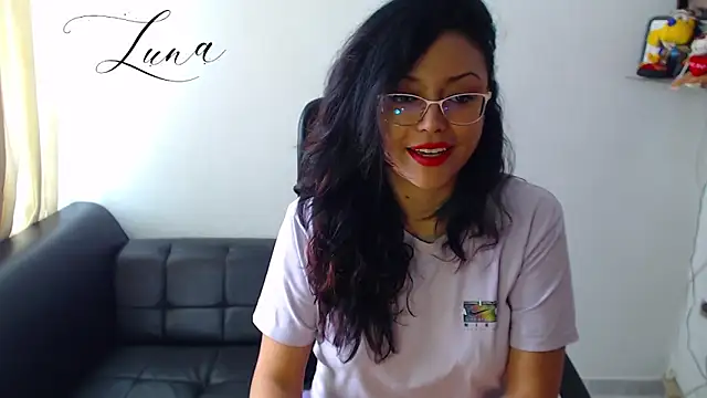 Lunavega1 online show from October 2025 03:56:01 PM