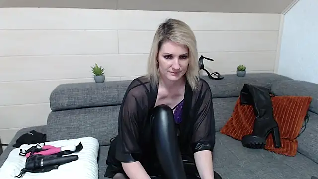 NoraNoxx online show from May 2026 05:50:02 PM