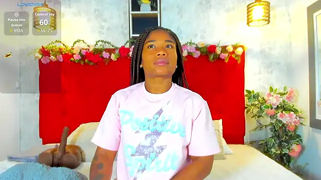 Snapshot of SilvannaFit chatting on October 2025 11:54:01 AM SilvannaFit online show from October 2025 11:54:01 AM