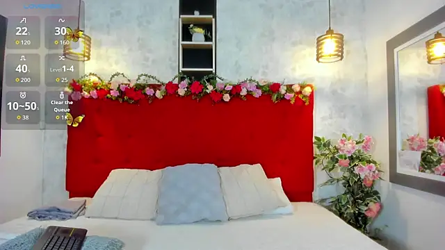 Snapshot of SilvannaFit chatting on October 2025 12:04:01 PM SilvannaFit online show from October 2025 12:04:01 PM