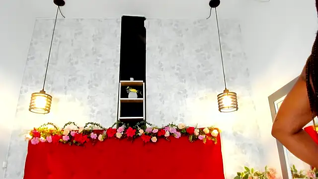 Snapshot of SilvannaFit chatting on October 2025 12:02:01 PM SilvannaFit online show from October 2025 12:02:01 PM