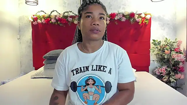 Snapshot of SilvannaFit chatting on July 2026 11:17:01 AM SilvannaFit online show from July 2026 11:17:01 AM