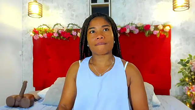 Snapshot of SilvannaFit chatting on November 2025 12:10:02 PM SilvannaFit online show from November 2025 12:10:02 PM