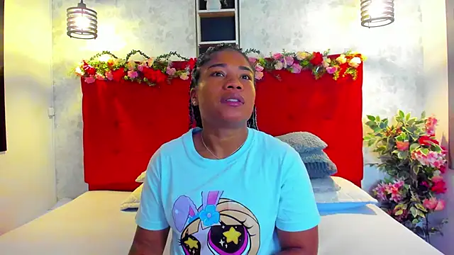 Snapshot of SilvannaFit chatting on July 2026 10:05:02 AM SilvannaFit online show from July 2026 10:05:02 AM