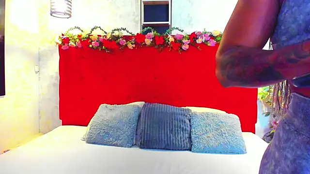 Snapshot of SilvannaFit chatting on June 2026 11:55:01 AM SilvannaFit online show from June 2026 11:55:01 AM