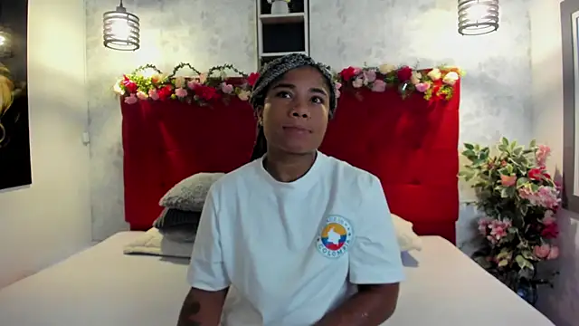 Snapshot of SilvannaFit chatting on June 2026 09:59:02 AM SilvannaFit online show from June 2026 09:59:02 AM
