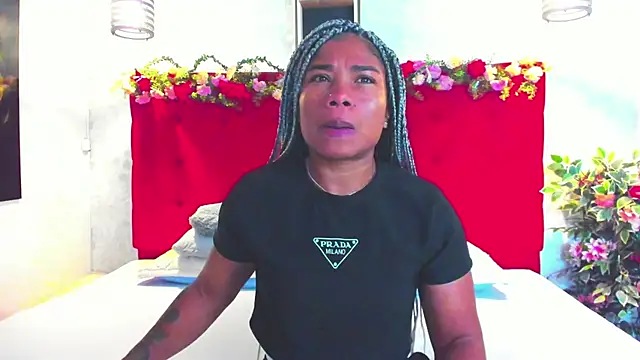 Snapshot of SilvannaFit chatting on June 2026 09:15:02 AM SilvannaFit online show from June 2026 09:15:02 AM