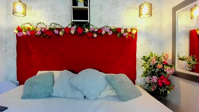 Snapshot of SilvannaFit chatting on November 2025 12:10:02 PM SilvannaFit online show from November 2025 12:10:02 PM