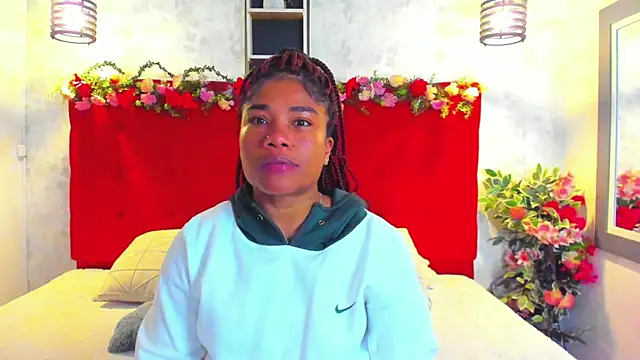 Snapshot of SilvannaFit chatting on June 2026 09:10:01 AM SilvannaFit online show from June 2026 09:10:01 AM