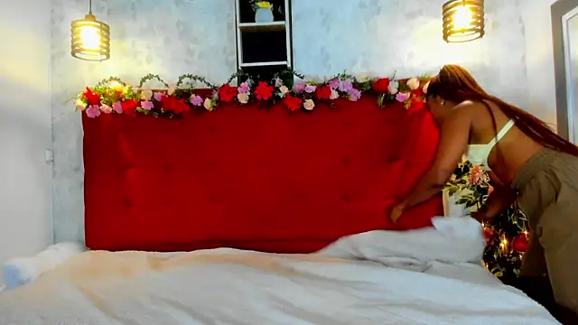 Snapshot of SilvannaFit chatting on November 2025 11:54:01 AM SilvannaFit online show from November 2025 11:54:01 AM