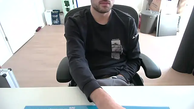 taallguyy 196 online show from November 2025 11:14:01 AM