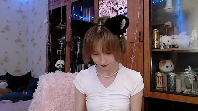 cloudgirrl online show from February 2025 08:27:02 PM