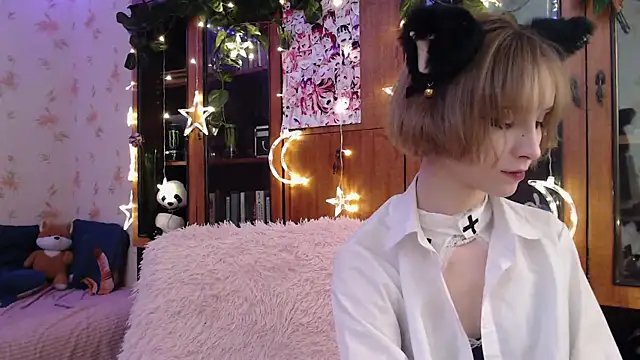 cloudgirrl online show from February 2025 10:04:02 PM