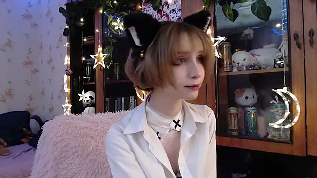 cloudgirrl online show from February 2025 07:37:02 PM