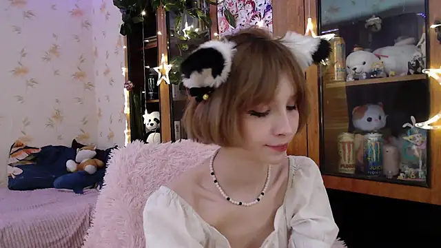 cloudgirrl online show from March 2025 04:17:02 AM