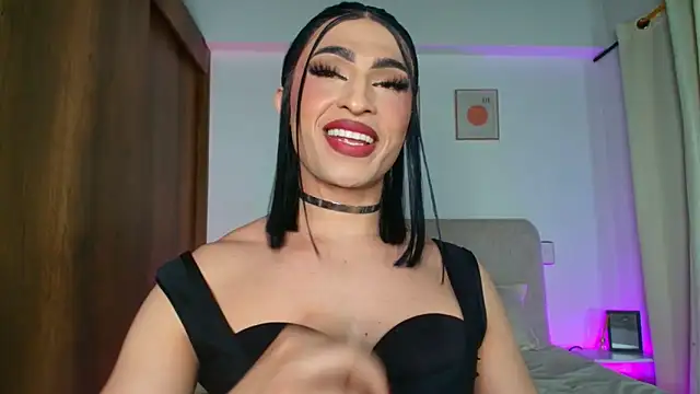 Snapshot of KarolPorttela chatting on October 2025 12:03:01 AM KarolPorttela online show from October 2025 12:03:01 AM