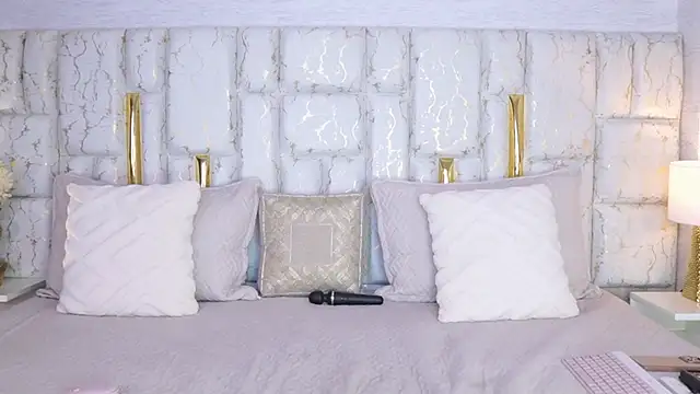 rosse lennon online show from April 2026 01:01:02 AM