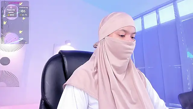 Snapshot of saray_halam chatting on December 2025 01:10:01 PM saray halam online show from December 2025 01:10:01 PM