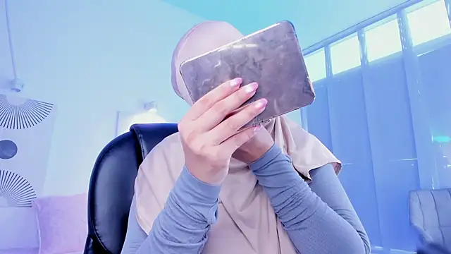 Snapshot of saray_halam chatting on November 2025 01:23:01 PM saray halam online show from November 2025 01:23:01 PM