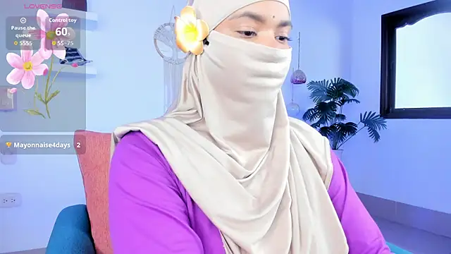 Snapshot of saray_halam chatting on November 2025 06:11:02 PM saray halam online show from November 2025 06:11:02 PM