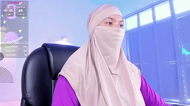 Snapshot of saray_halam chatting on December 2025 01:10:02 PM saray halam online show from December 2025 01:10:02 PM