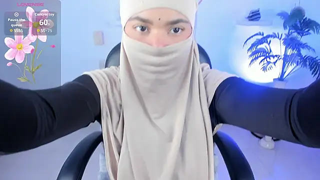 Snapshot of saray_halam chatting on November 2025 06:12:02 PM saray halam online show from November 2025 06:12:02 PM