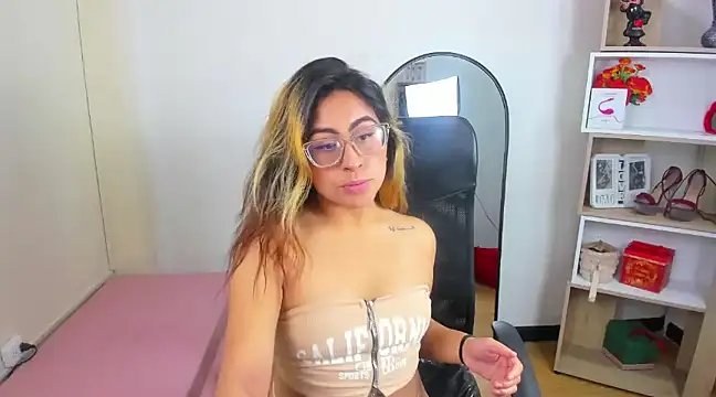 Freya Miller  online show from February 2025 03:46:02 AM