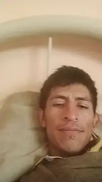 carloshot31 online show from May 2026 06:05:02 PM