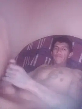 carloshot31 online show from May 2026 09:09:01 AM