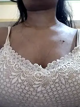 Shivani Tivari online show from October 2025 07:27:02 PM