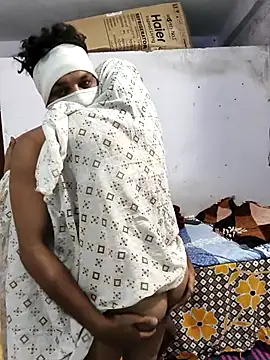 Snapshot of hot_wife_35 chatting on November 2025 02:33:01 AM hot wife 35 online show from November 2025 02:33:01 AM