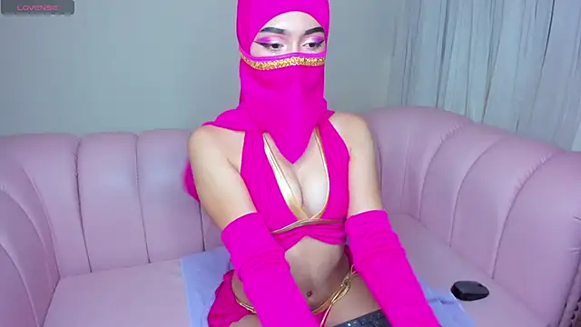 Snapshot of Aaliyah_Salma chatting on January 2025 10:27:02 PM Aaliyah Salma online show from January 2025 10:27:02 PM