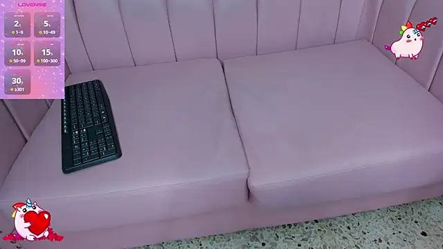 Snapshot of Aaliyah_Salma chatting on January 2025 10:45:01 PM Aaliyah Salma online show from January 2025 10:45:01 PM