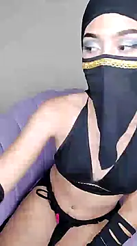 Snapshot of Aaliyah_Salma chatting on January 2025 10:46:02 PM Aaliyah Salma online show from January 2025 10:46:02 PM