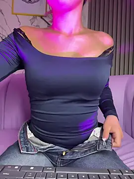 Aaliyah Salma online show from May 2026 02:08:02 AM