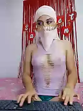 Snapshot of Aaliyah_Salma chatting on February 2025 11:04:02 PM Aaliyah Salma online show from February 2025 11:04:02 PM