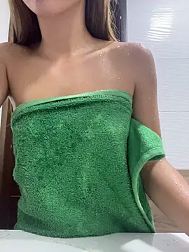 Aaliyah Salma online show from June 2026 04:32:02 AM