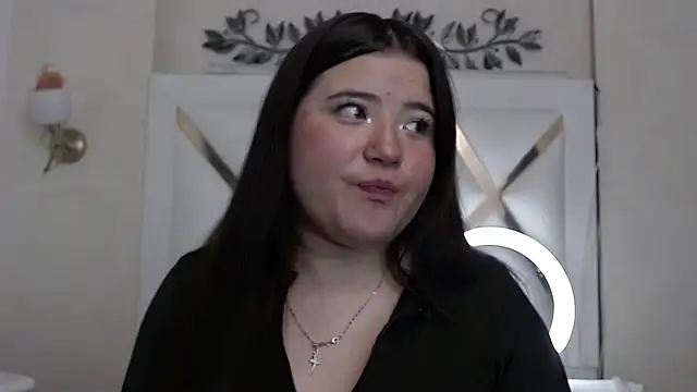 LinaPrinceess online show from December 2024 08:17:01 PM