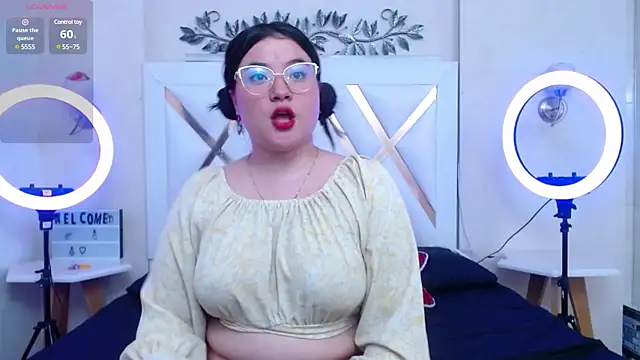 LinaPrinceess online show from December 2024 11:25:01 PM