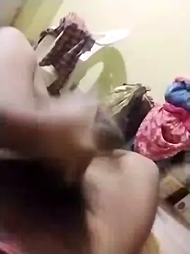 Snapshot of Muscular02 chatting on February 2025 06:19:01 PM Muscular02 online show from February 2025 06:19:01 PM