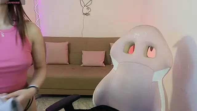 Snapshot of Foxy_tay chatting on December 2024 03:23:02 AM Foxy tay online show from December 2024 03:23:02 AM