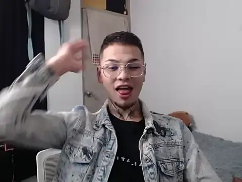 MarceloMilk online show from September 2025 03:06:02 AM