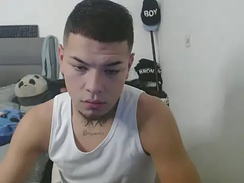 MarceloMilk online show from September 2025 10:03:01 AM