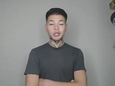 MarceloMilk online show from December 2025 05:23:01 PM